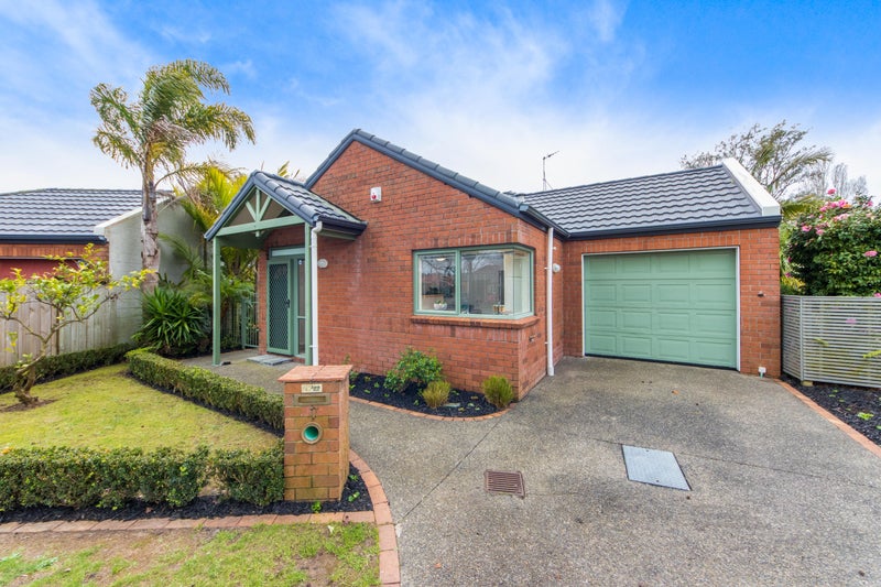 7 Westvale Avenue, Ranui, Auckland - Carousel 1