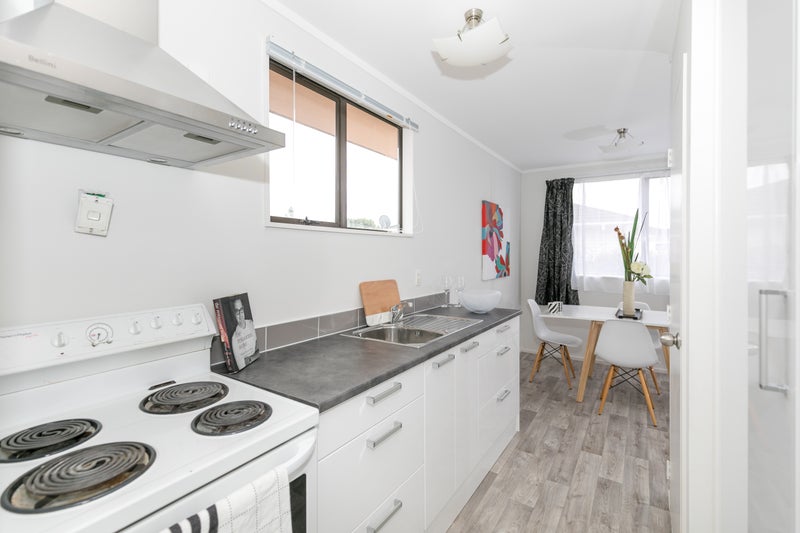 18 Lloyd Drive, Nawton, Hamilton - Carousel 2