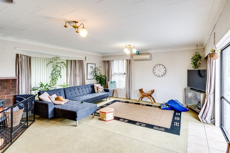 9 Lorne Crescent, Flaxmere, Hastings - Carousel 2