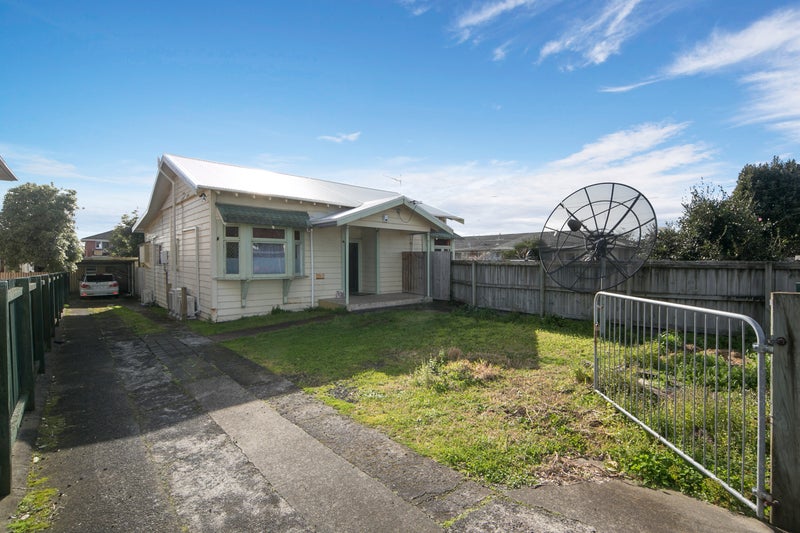 2 Patterson Street, Sandringham, Auckland - Carousel 2