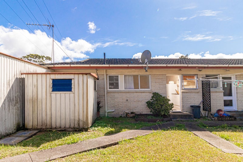 1/10 Roseburn Place, Pakuranga, Auckland - Carousel 11