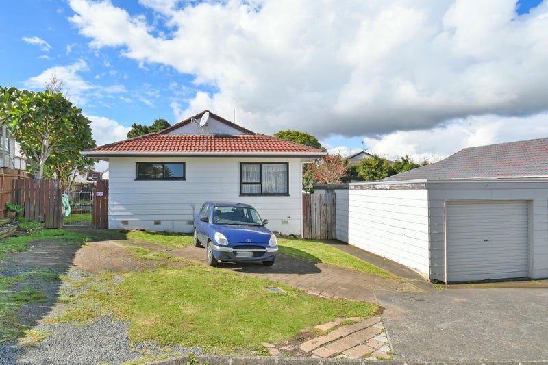 1/17 Anglers Way, Wattle Downs, Auckland - Carousel 2