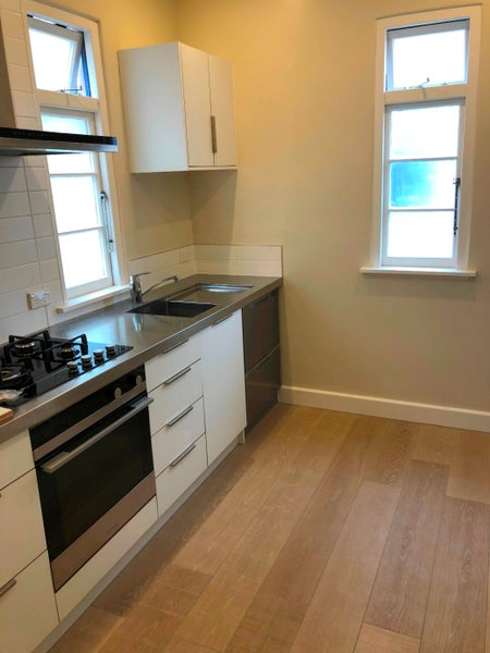 3/20 Portland Crescent, Thorndon, Wellington - Carousel 1