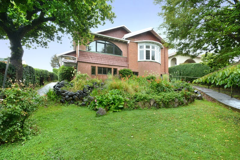 33 Preston Crescent, Belleknowes, Dunedin - Carousel 1