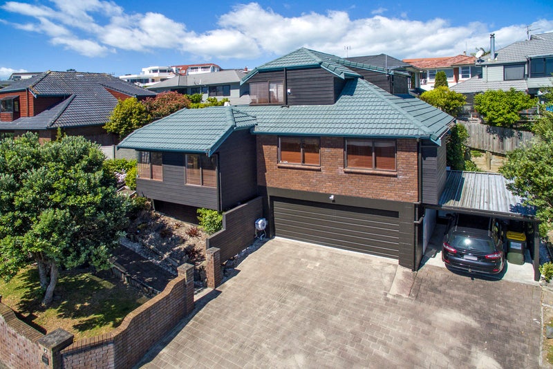 2/2 Basilton Close, Bucklands Beach, Auckland - Carousel 1