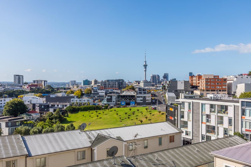 4E/4 Rendall Place, Eden Terrace, Auckland - Carousel 1