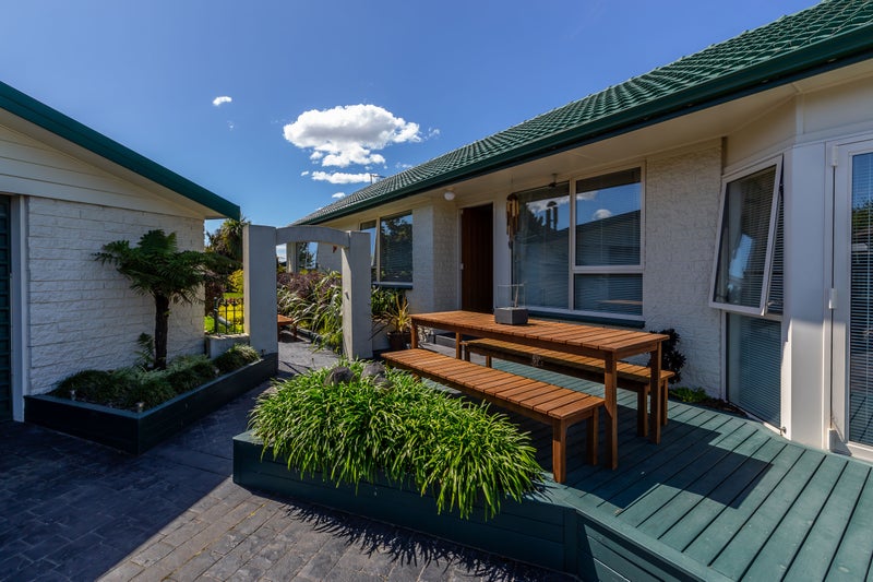 8 Lomax Place, Islington, Christchurch - Carousel 2