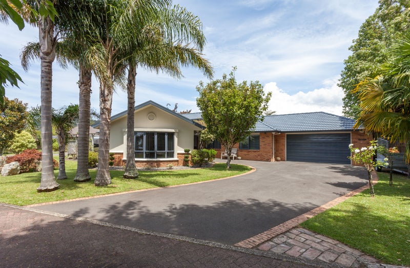 33 Fearon Avenue, Mount Roskill, Auckland - Carousel 1