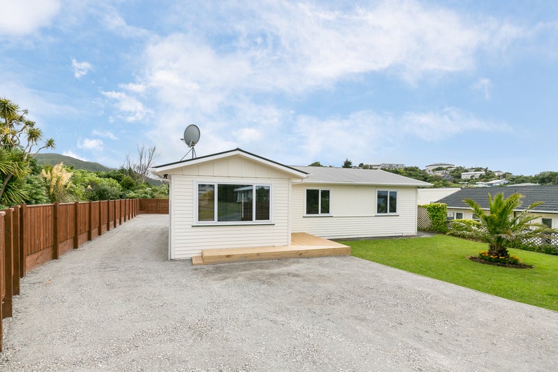 70 Oakleigh Street, Maungaraki, Lower Hutt - Carousel 1