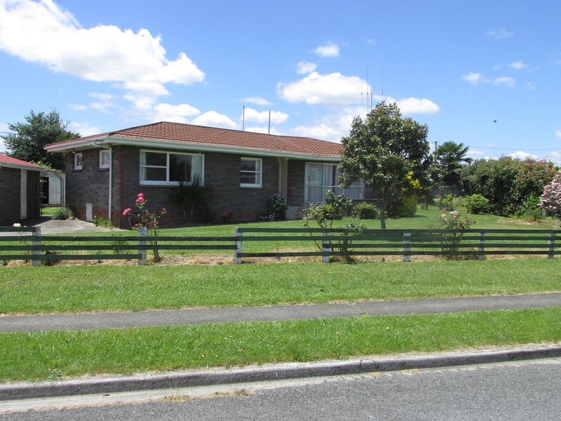 4 Grey Street, Regent, Whangarei - Carousel 1