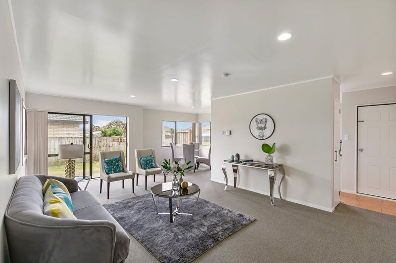 31 Naylors Drive, Mangere, Auckland - Carousel 2