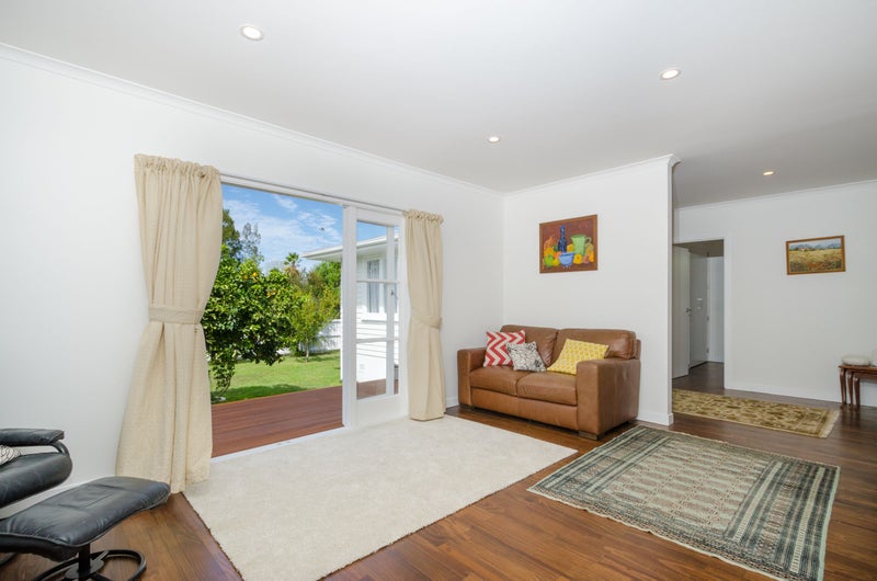 20 Tamariki Avenue, Kelston, Auckland - Carousel 2