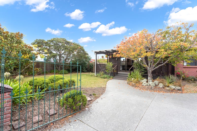 107A Queenspark Drive, Parklands, Christchurch - Carousel 1