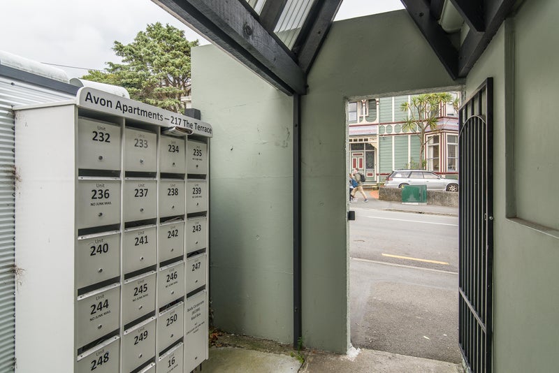 232/217 The Terrace, Wellington Central, Wellington - Carousel 10