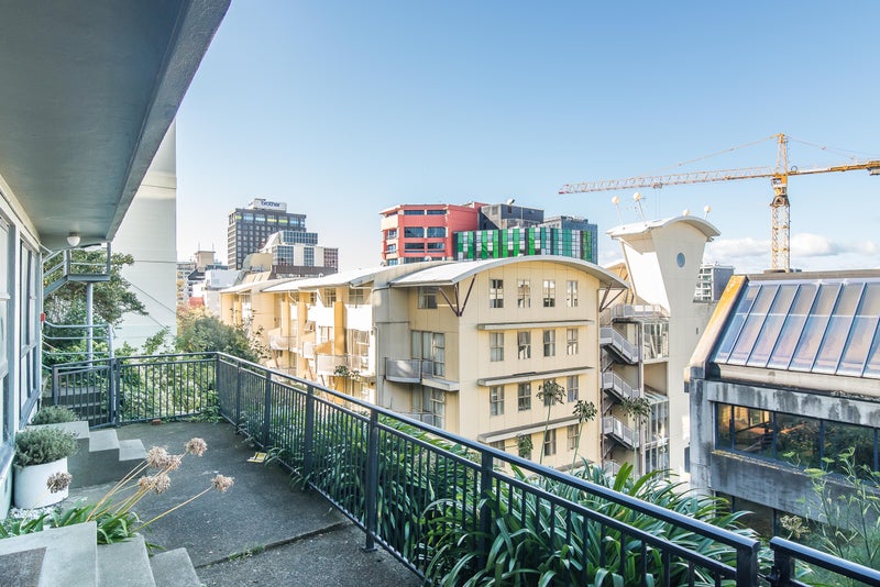 232/217 The Terrace, Wellington Central, Wellington - Carousel 2