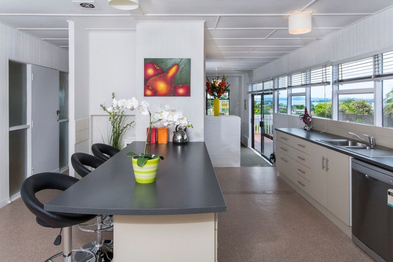 21 Churchill Road, Cockle Bay, Auckland - Carousel 10