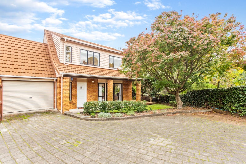 2/63 Kurnell Drive, Botany Downs, Auckland - Carousel 1