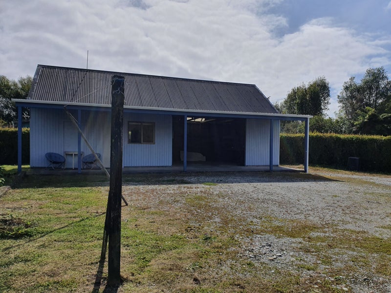 25 DENTS RD - Carousel 2