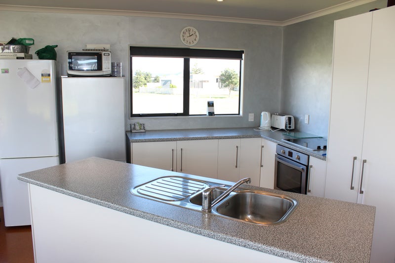 8A Karo Place, Glendene, Auckland - Carousel 2