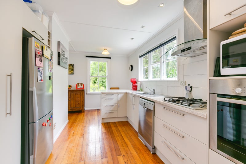 15 Montgomery Avenue, Karori, Wellington - Carousel 10