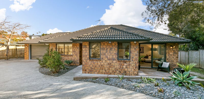53 Simpson Road, Ranui, Auckland - Carousel 1