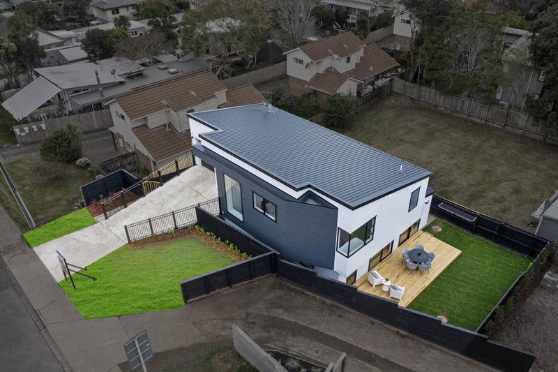 33 Woodward Avenue, Mangere Bridge, Auckland - Carousel 2