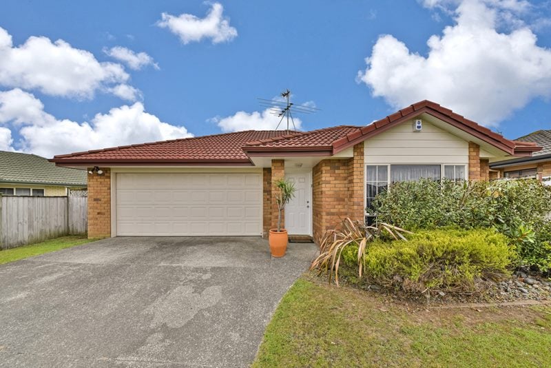 32 Sandwick Drive, Weymouth, Auckland - Carousel 1