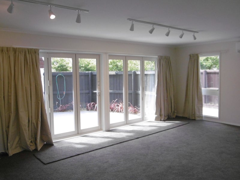 1/71 Office Road, Merivale, Christchurch - Carousel 2