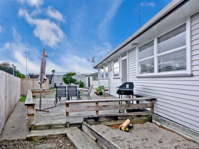 16 Lugton Street, Nawton, Hamilton - Carousel 1