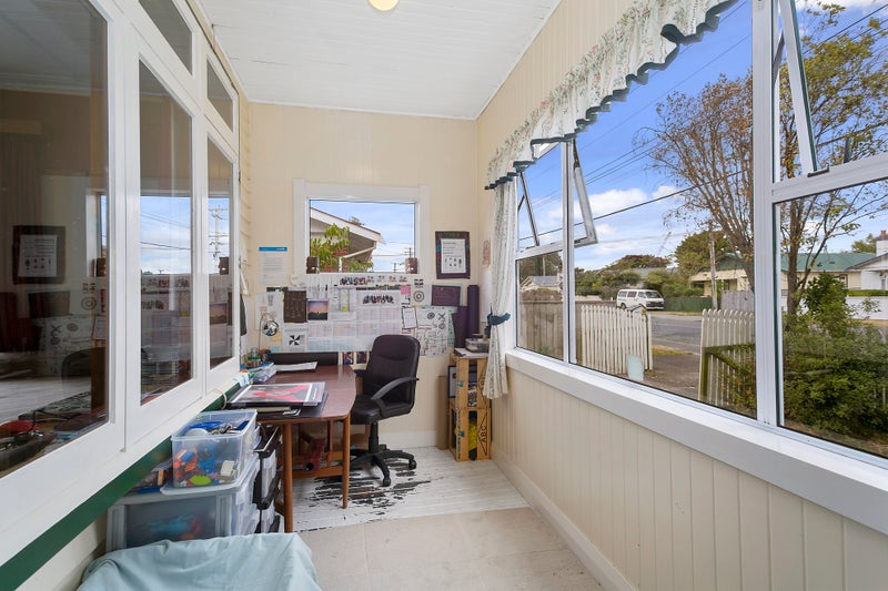 97 William Street, Petone, Lower Hutt - Carousel 10