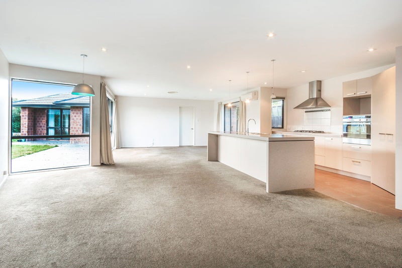 12 Kingsbridge Drive, Burwood, Christchurch - Carousel 2