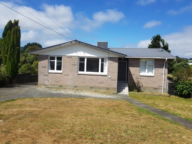 16 Driver Crescent, Cannons Creek, Porirua - Carousel 1
