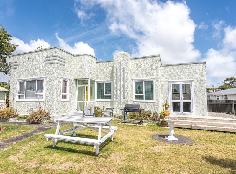 25 Fitzherbert Avenue, Springvale, Whanganui - Carousel 1
