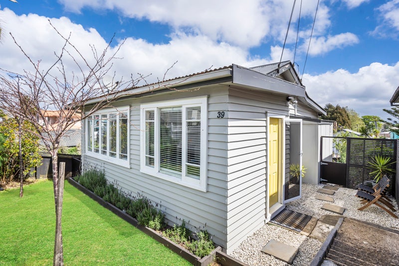 39 Queen ST, Otahuhu, Auckland - Carousel 1