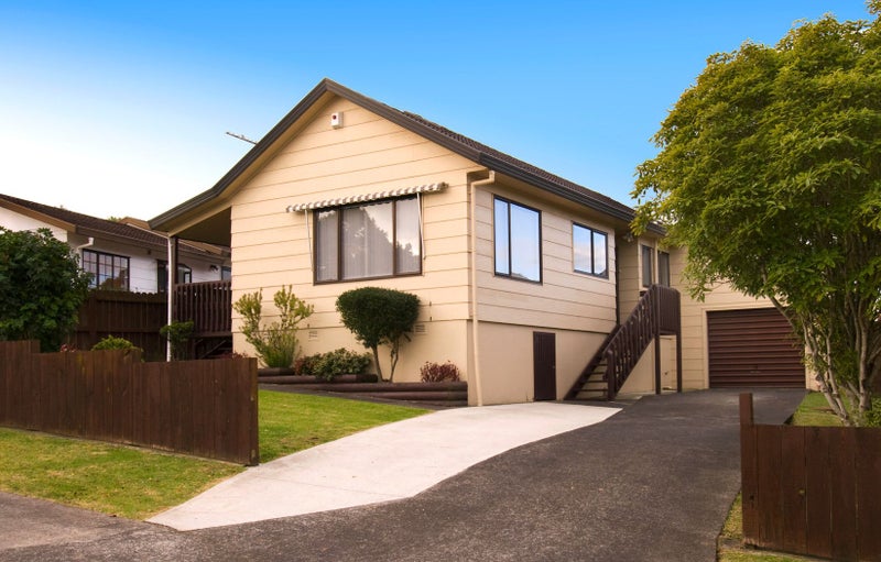 2/2 Seaglen Place, Botany Downs, Auckland - Carousel 9