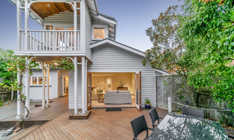 8 Bay View Road, Moncks Bay, Christchurch - Carousel 1