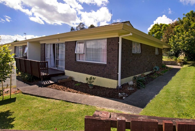 3/17 Ballater Place, Highland Park, Auckland - Carousel 1
