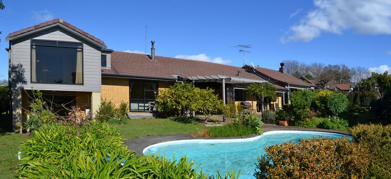 7 Colleen Court, Cockle Bay, Auckland - Carousel 2