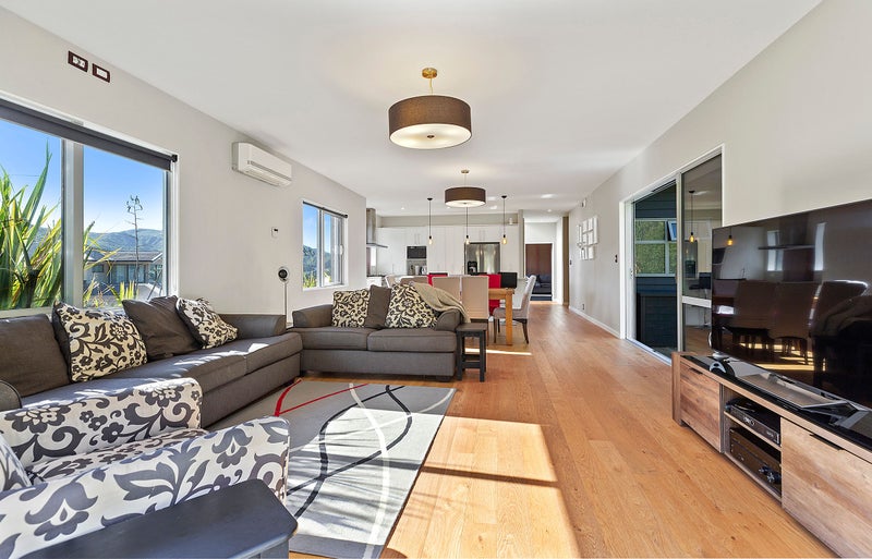 75 Downing Street, Crofton Downs, Wellington - Carousel 2