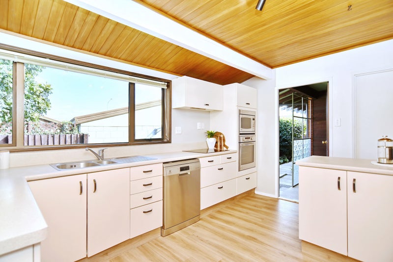 20C Applewood Place, Casebrook, Christchurch - Carousel 2