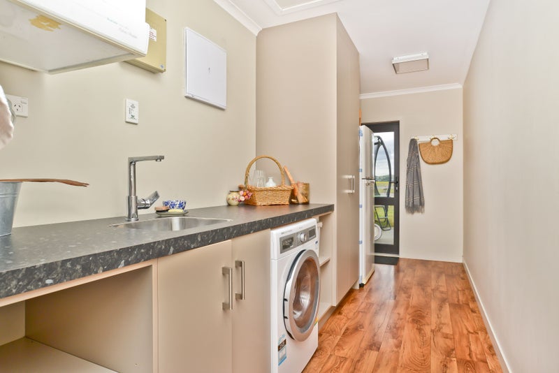 815 Parallel Road, Ohaupo - Carousel 25