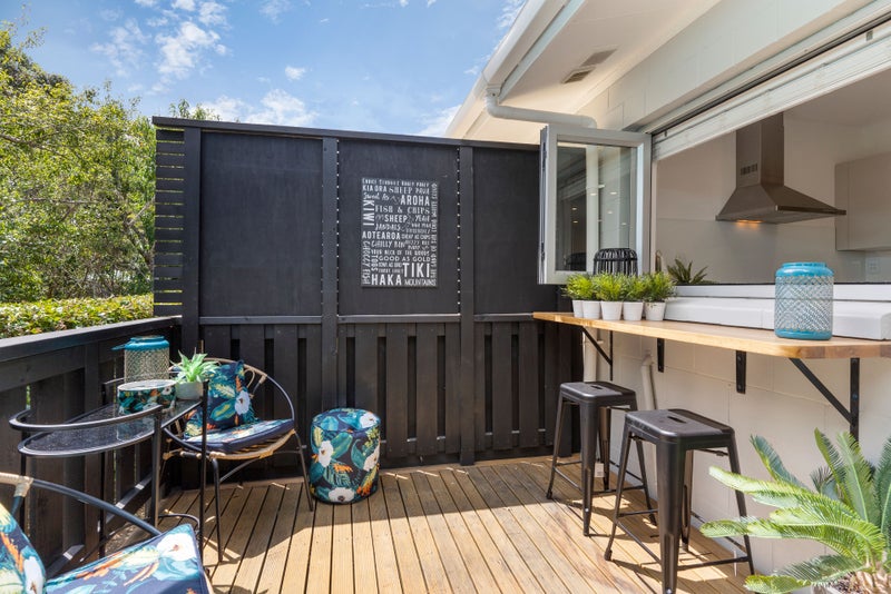 2/5 Beach Haven Road, Beach Haven, Auckland - Carousel 2