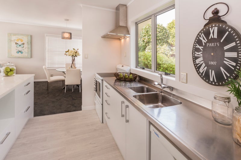 6A Evelyn Road, Cockle Bay, Auckland - Carousel 2