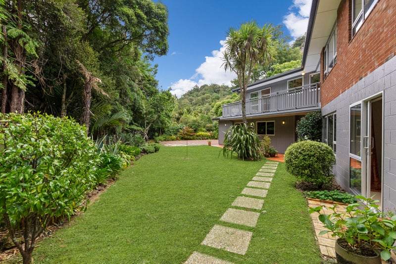 41 Bush Road, Waiatarua, Auckland - Carousel 2