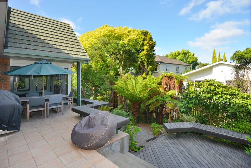 117 St Andrews Square, Strowan, Christchurch - Carousel 1