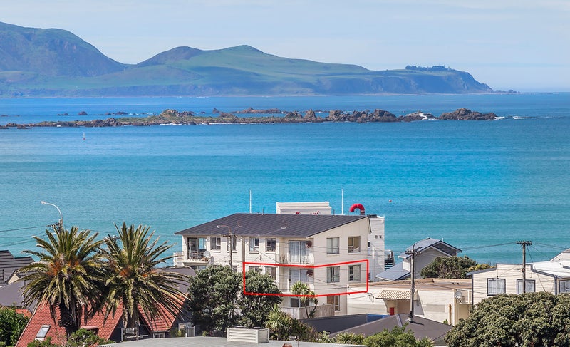 3/102 Lyall Parade, Lyall Bay, Wellington - Carousel 1