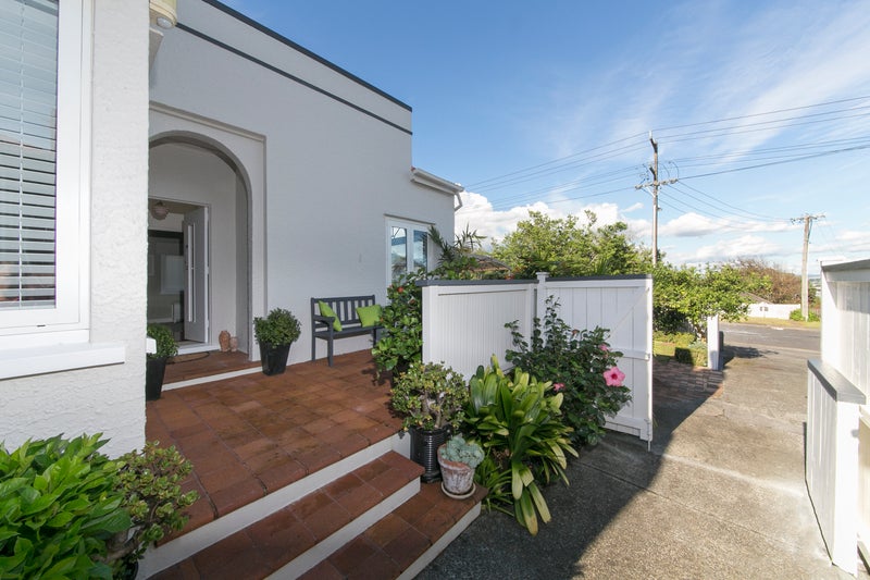 34 Ngatiawa Street, One Tree Hill, Auckland - Carousel 2