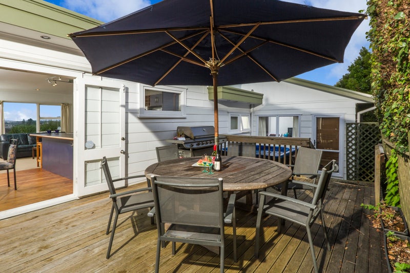 1/25 Heathcote Road, Castor Bay, Auckland - Carousel 2