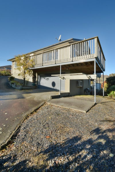 37 Clariton Avenue, Green Island, Dunedin - Carousel 2