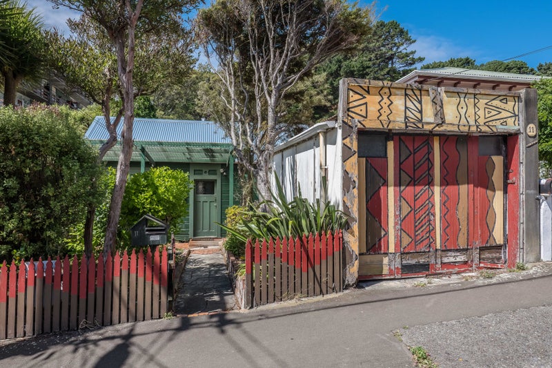 11 Edinburgh Terrace, Berhampore, Wellington - Carousel 2